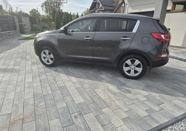 Kia Sportage cena 41900 przebieg: 171000, rok produkcji 2012 z Radom małe 172